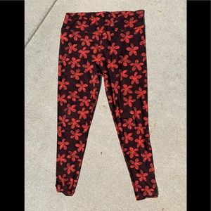 LuLaRoe Tall & Curvy Leggings Off Black with Red Orange Patterned Fall Flowers